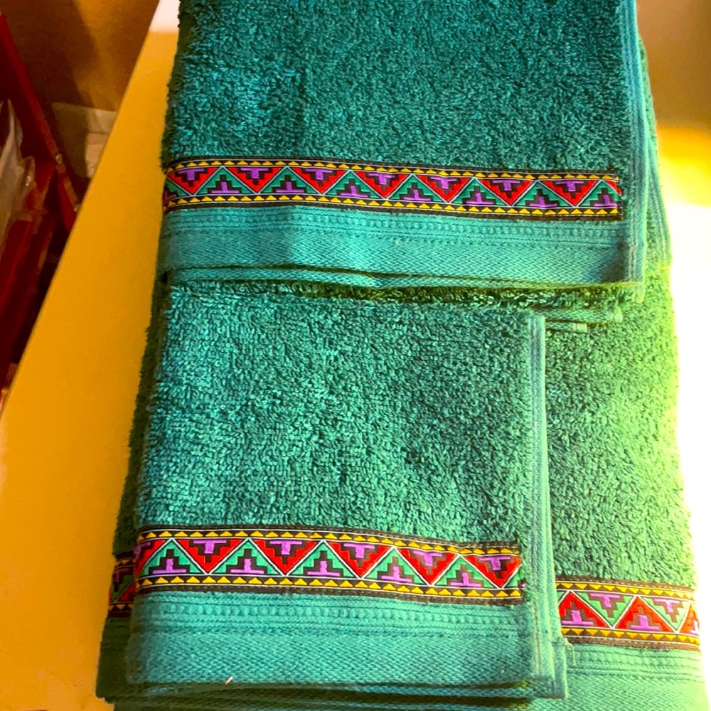 Bath Towel Set with Aztec Border Trim 3 pc set